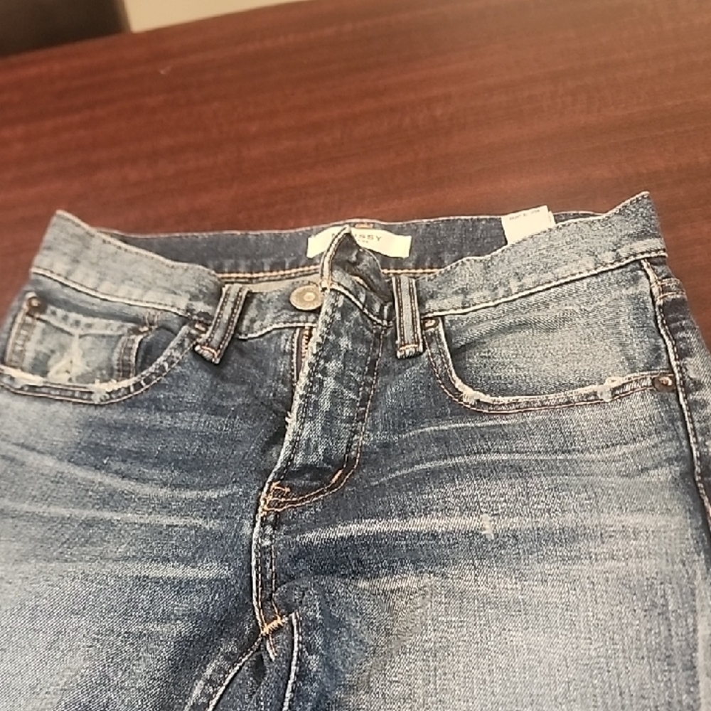 Moussy Blue Ankle Cropped Jeans with Distinctive Fading